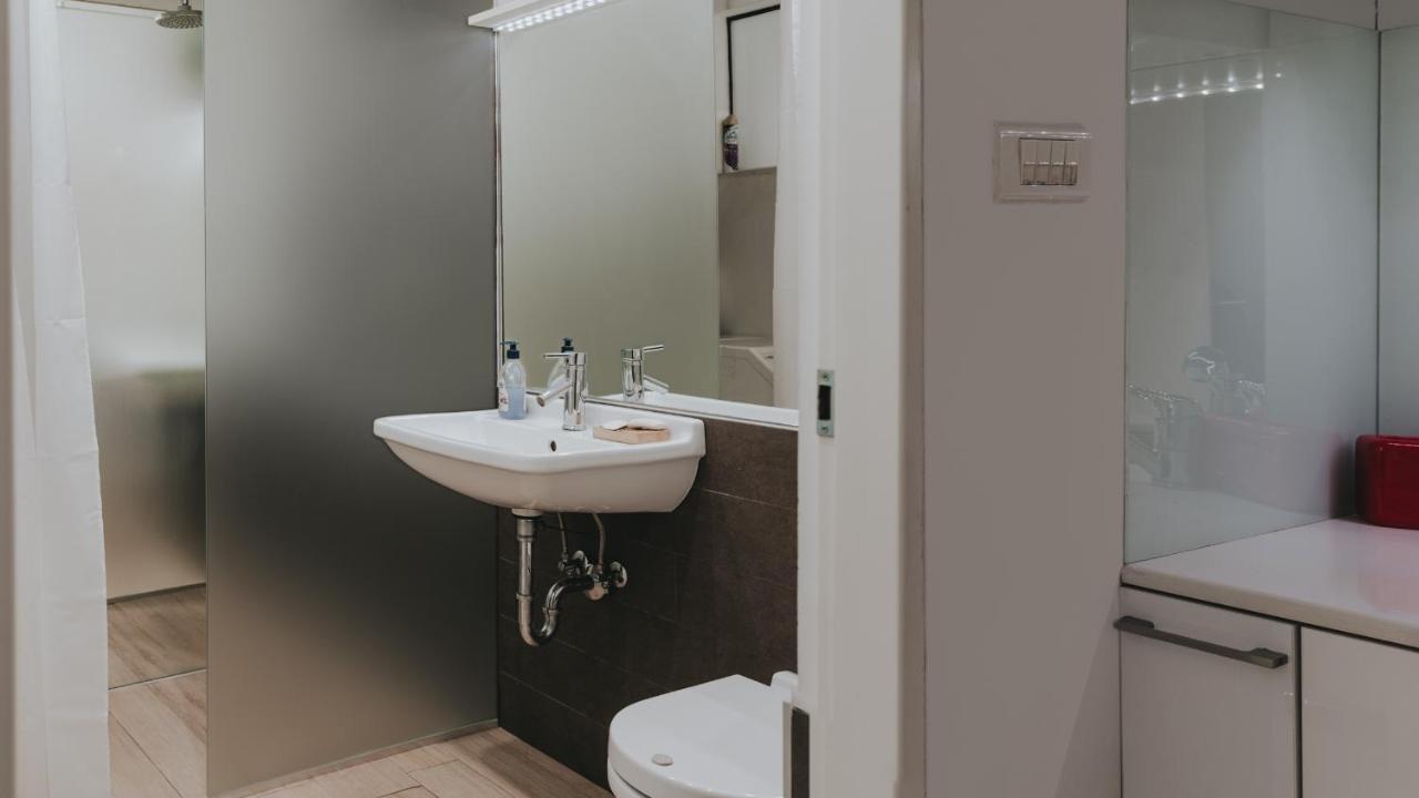 Salon Apartment In Dorcol Historical Belgrado Exterior foto
